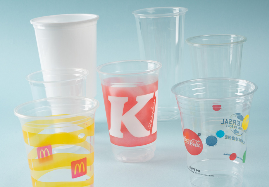 Produção de copos para embalagens de alimentos