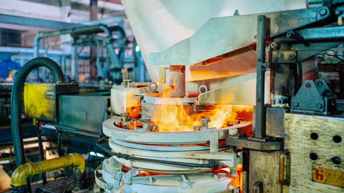 Otimizando a velocidade da m&aacute;quina de termoformagem de copos para atender &agrave; demanda do mercado